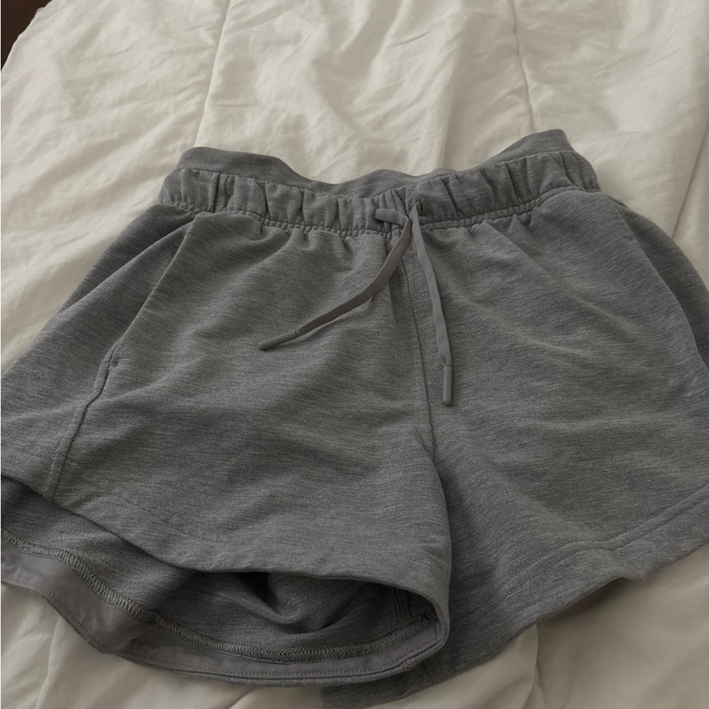 lululemon inner glow shorts
